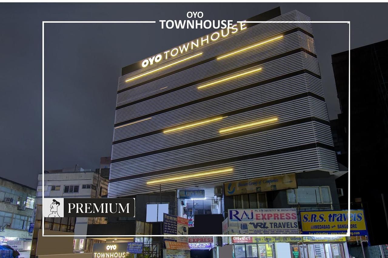 undefined OYO Townhouse 165 Netaji Road 8