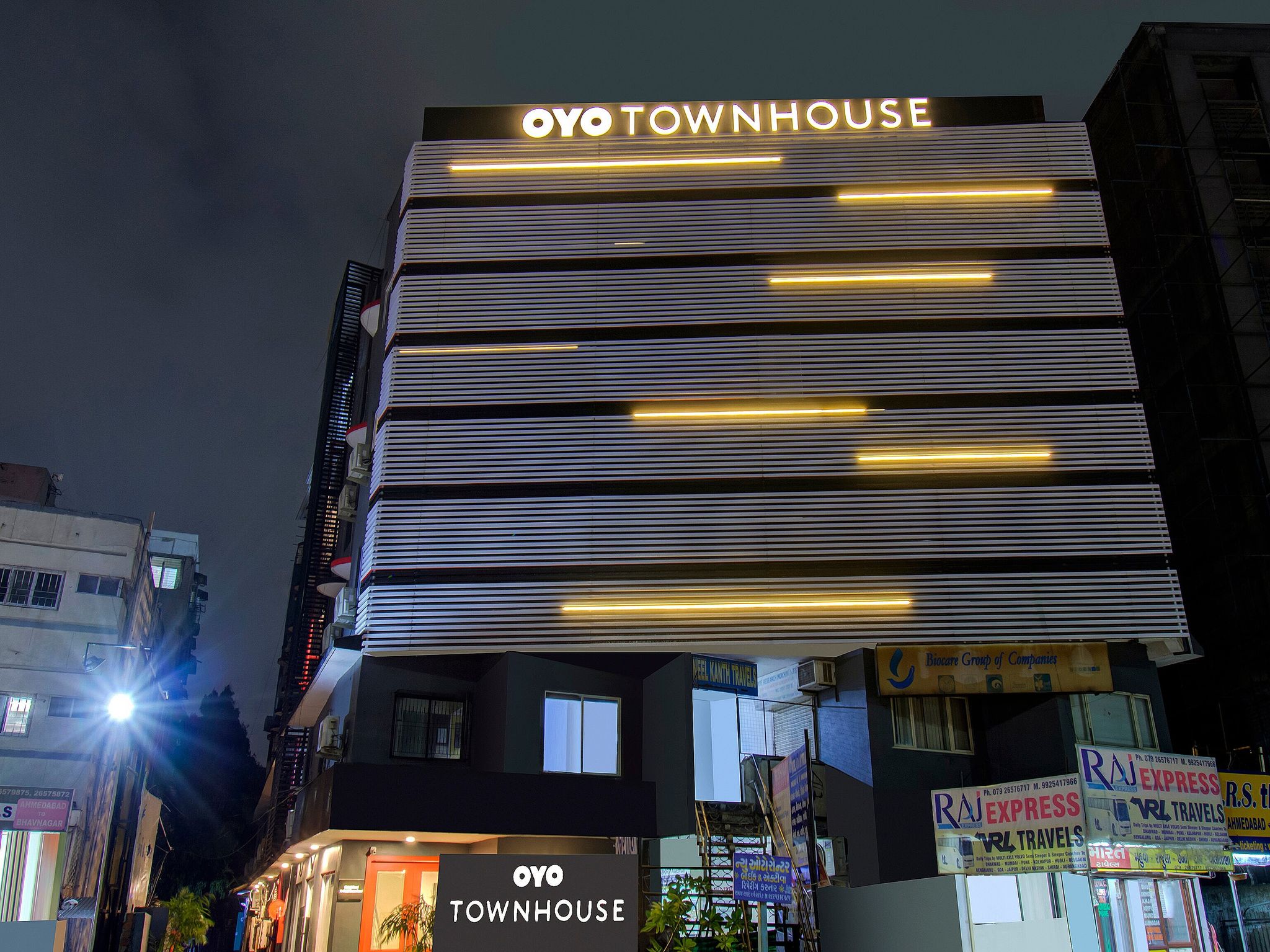 undefined OYO Townhouse 165 Netaji Road 7