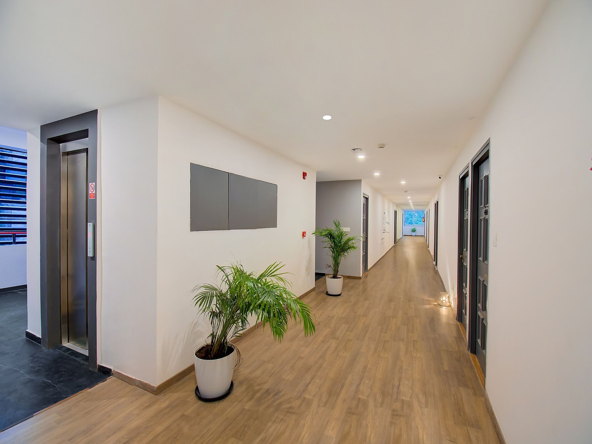 undefined OYO Townhouse 165 Netaji Road 3
