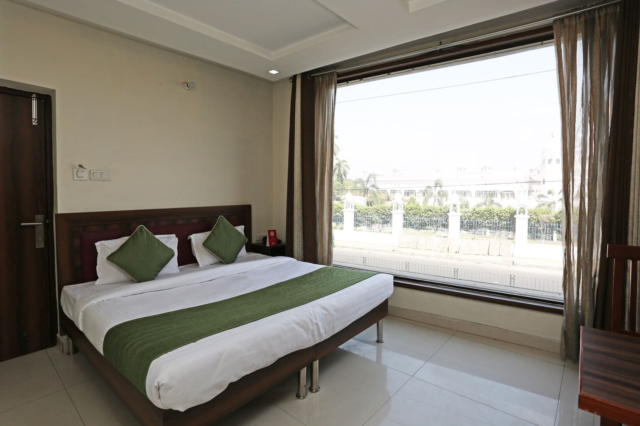 undefined OYO Hotel Sea 5
