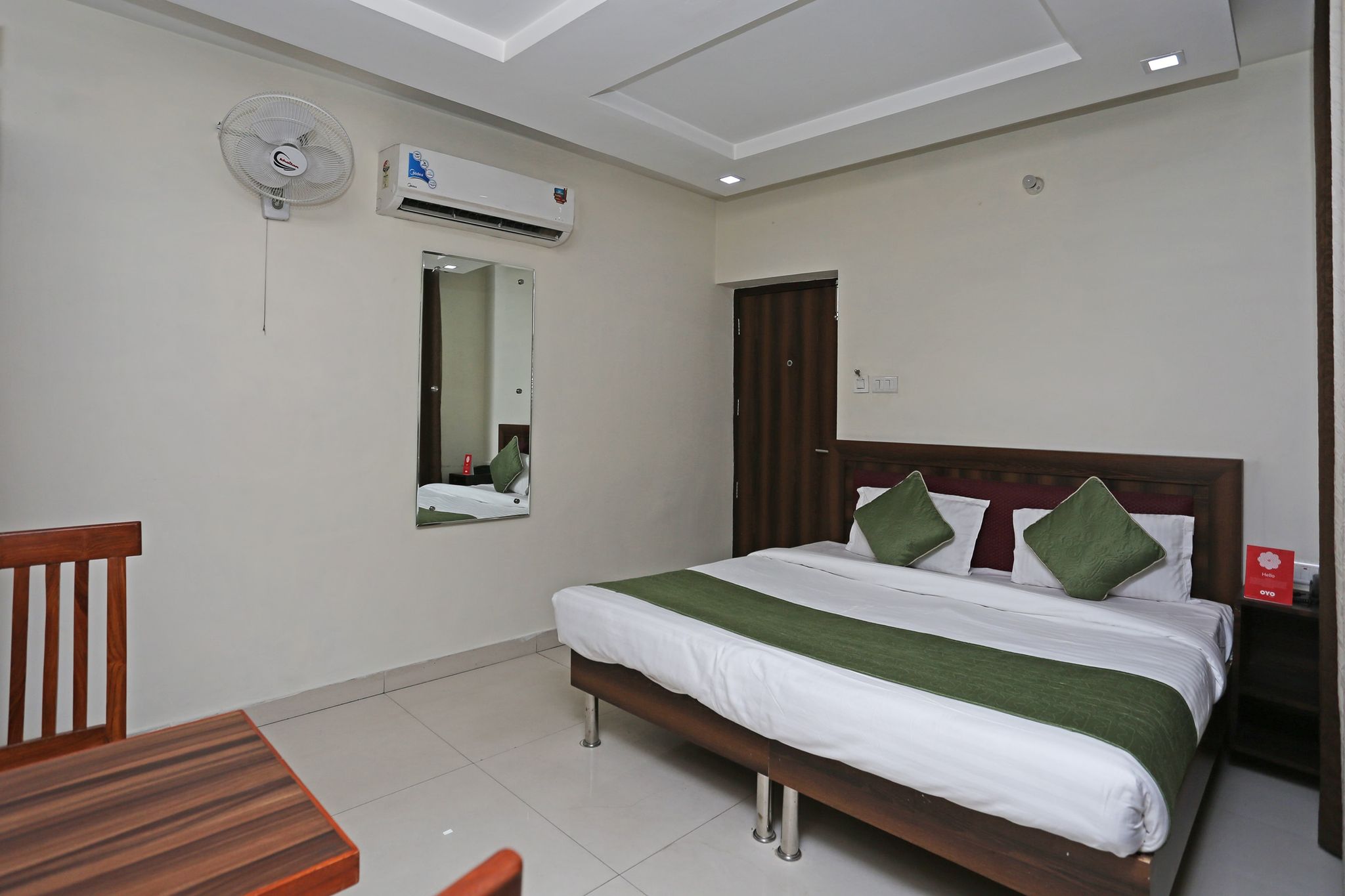 undefined OYO Hotel Sea 7