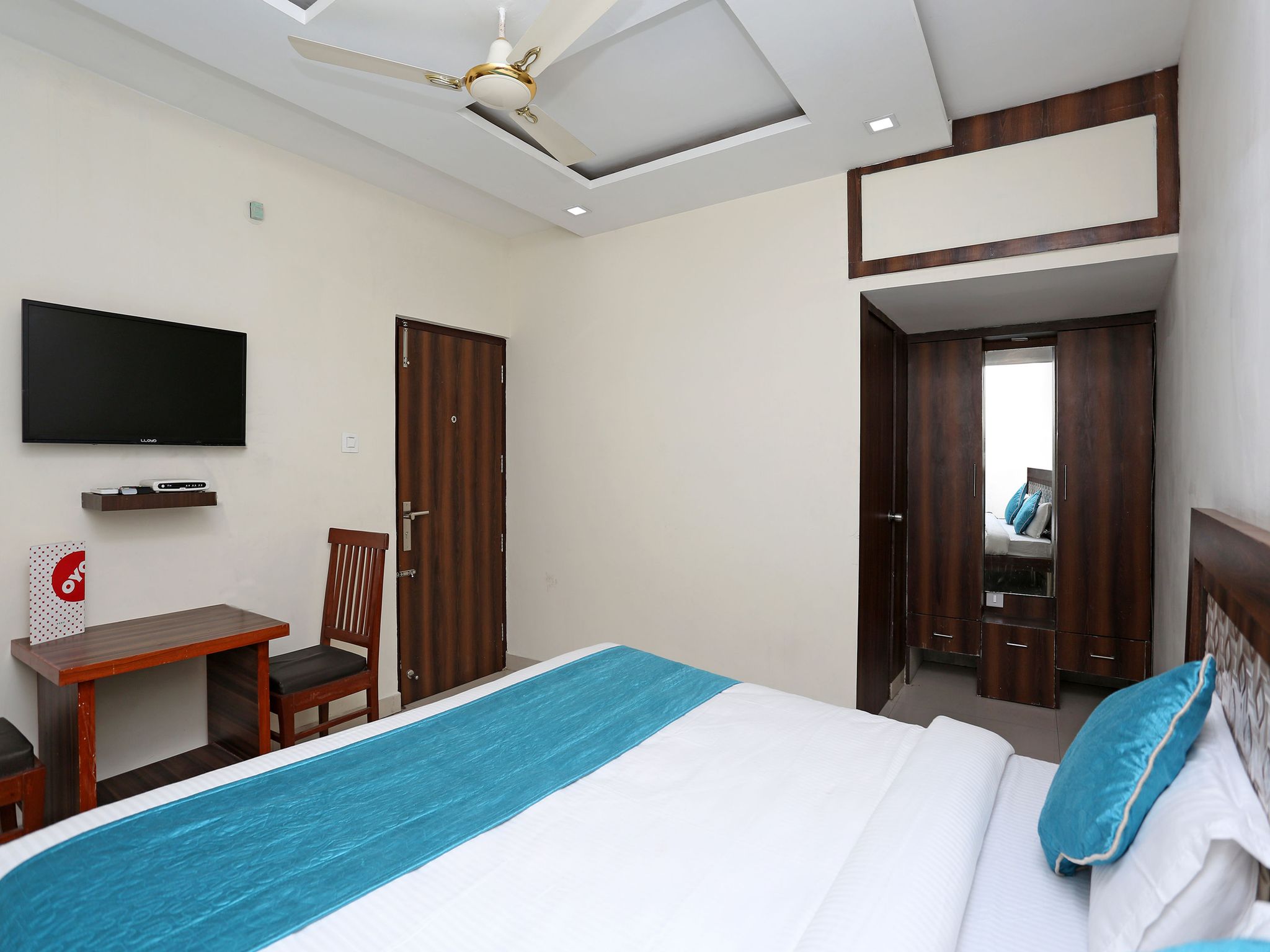 undefined OYO Hotel Sea 6
