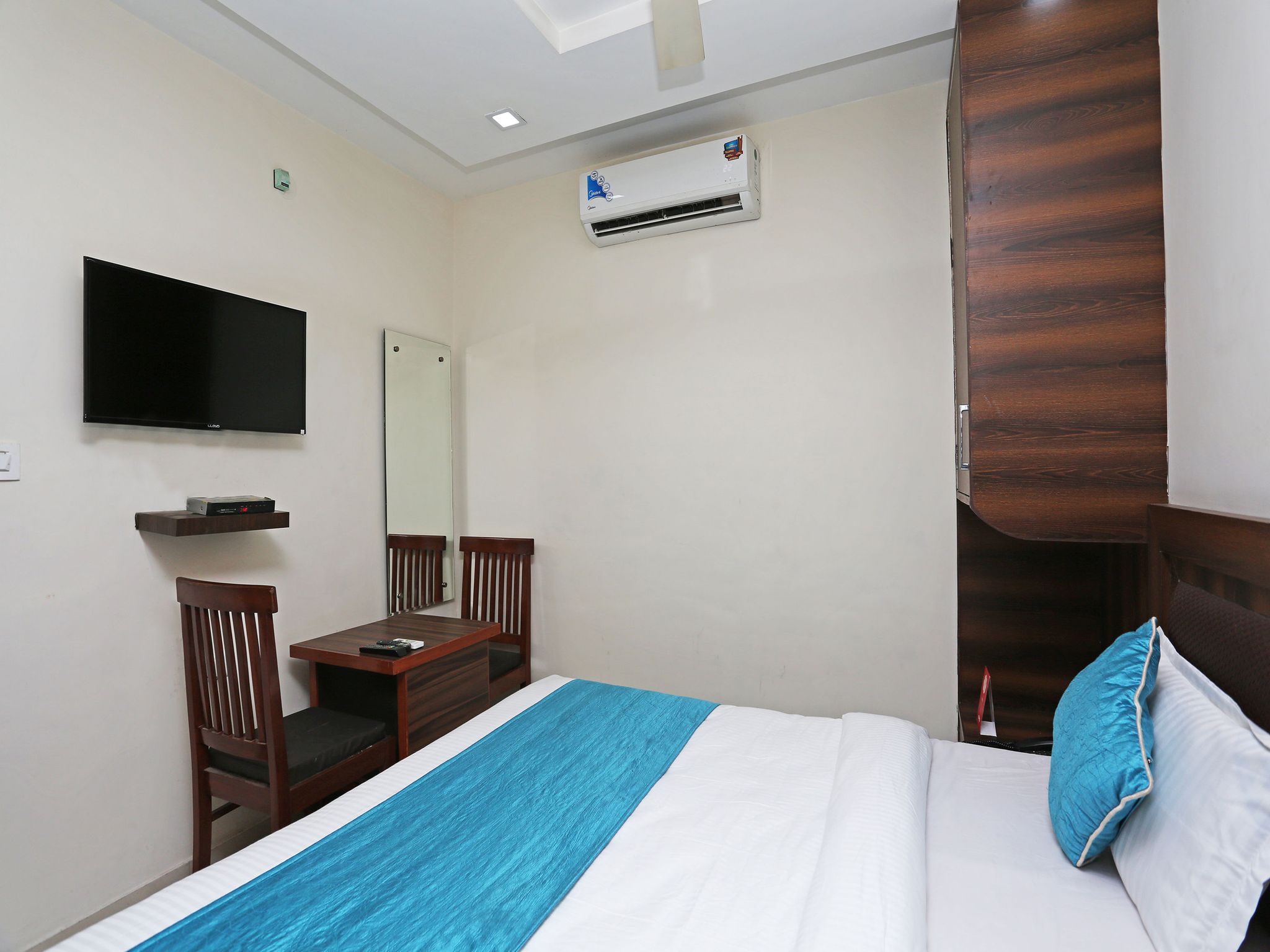 undefined OYO Hotel Sea 4