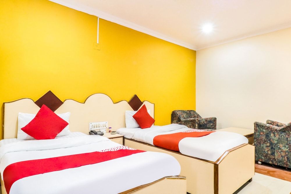 undefined OYO 38200 Hotel Goutam Vihar 9