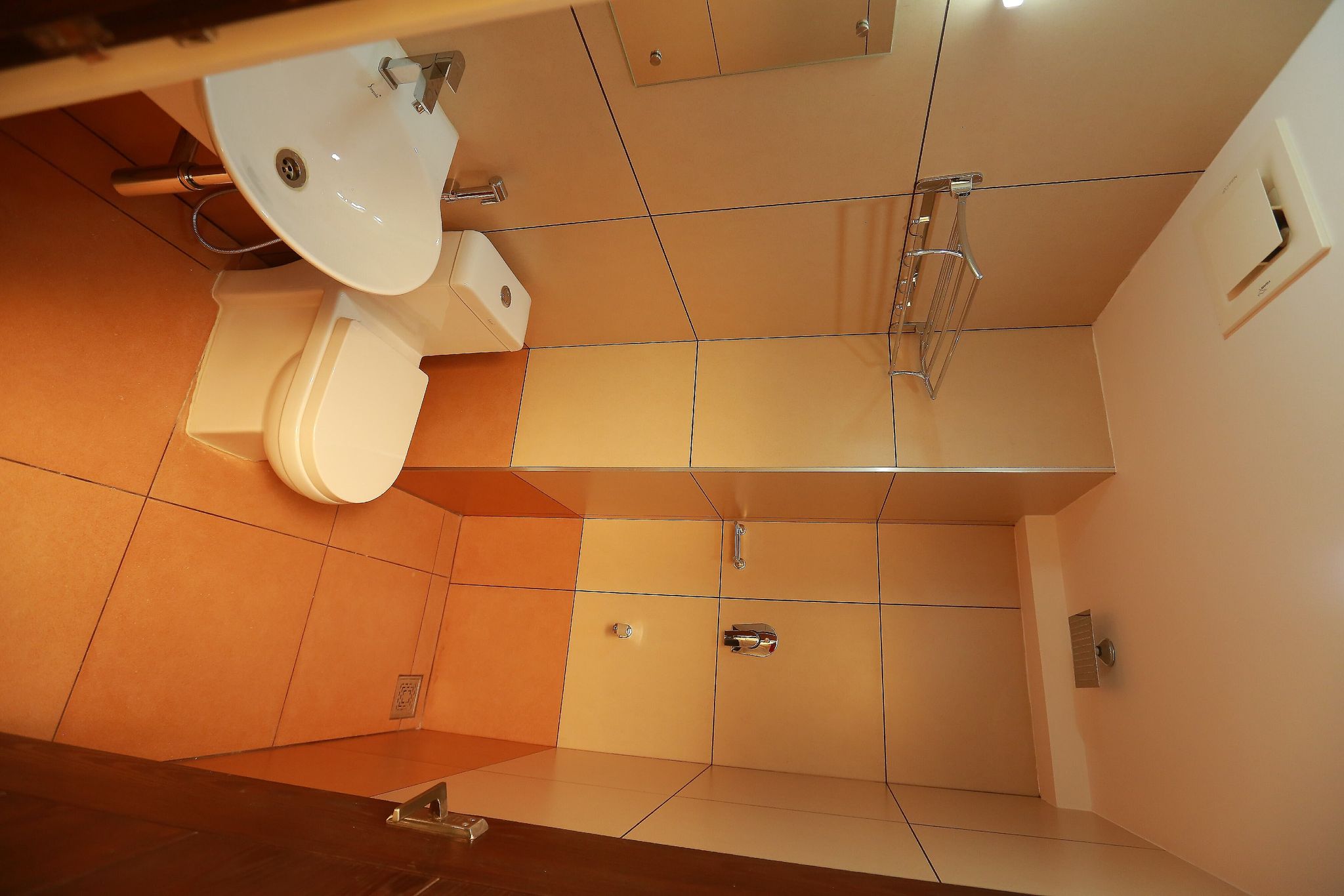 The Crescent Suites Deluxe Double 4