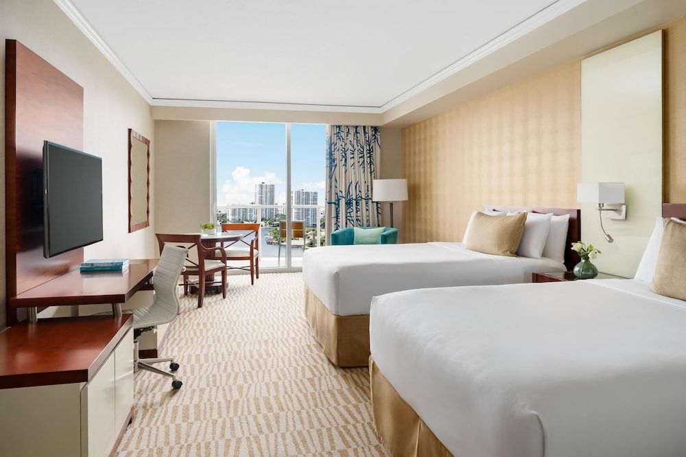 Deluxe Room, 2 Queen Beds, Bay View
