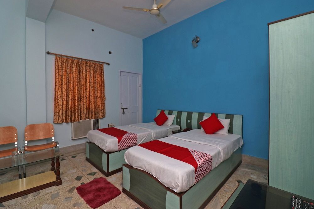 undefined OYO 37989 Hotel Debarshi 10