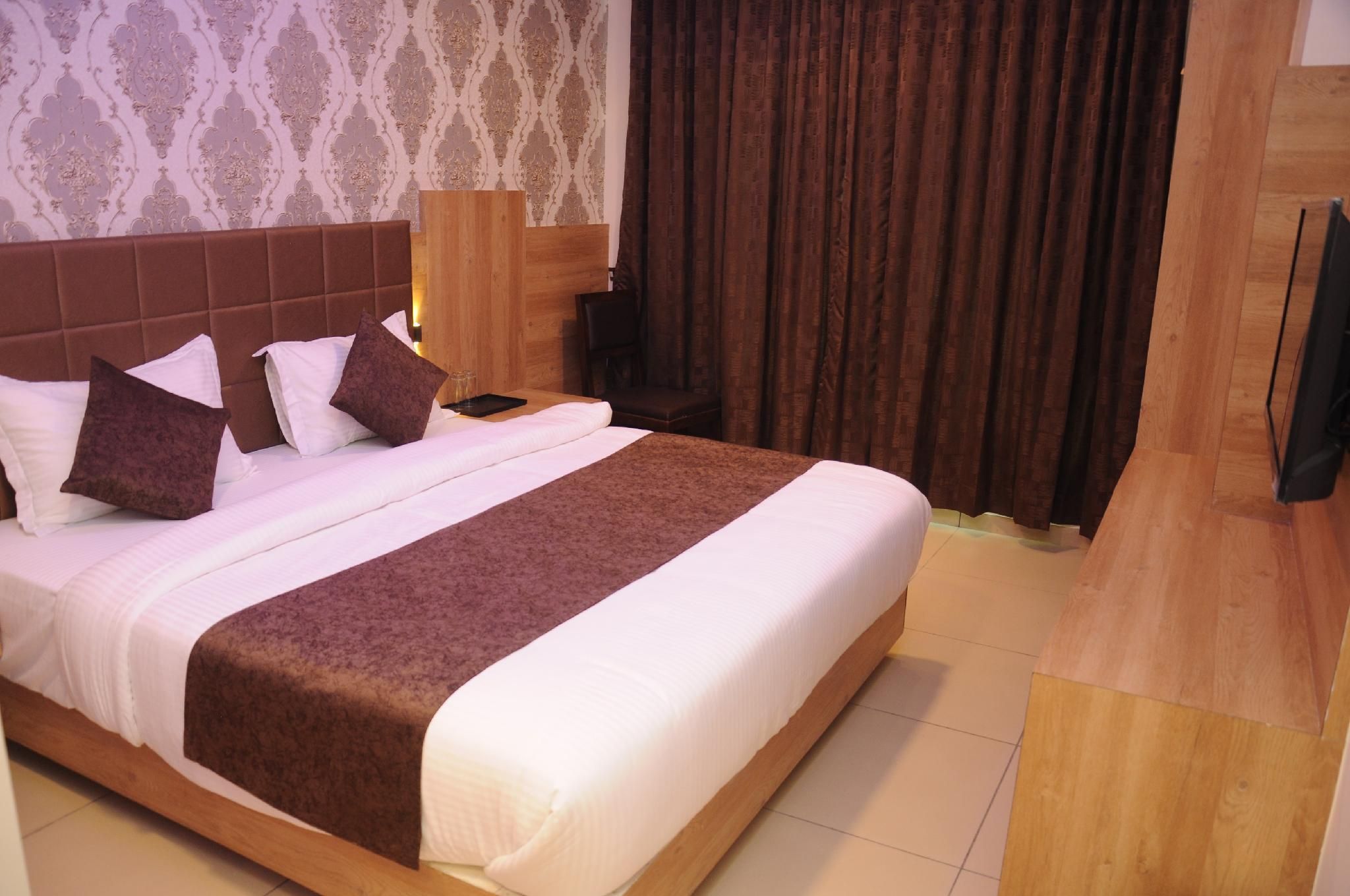 undefined Hotel Devkinandan 8
