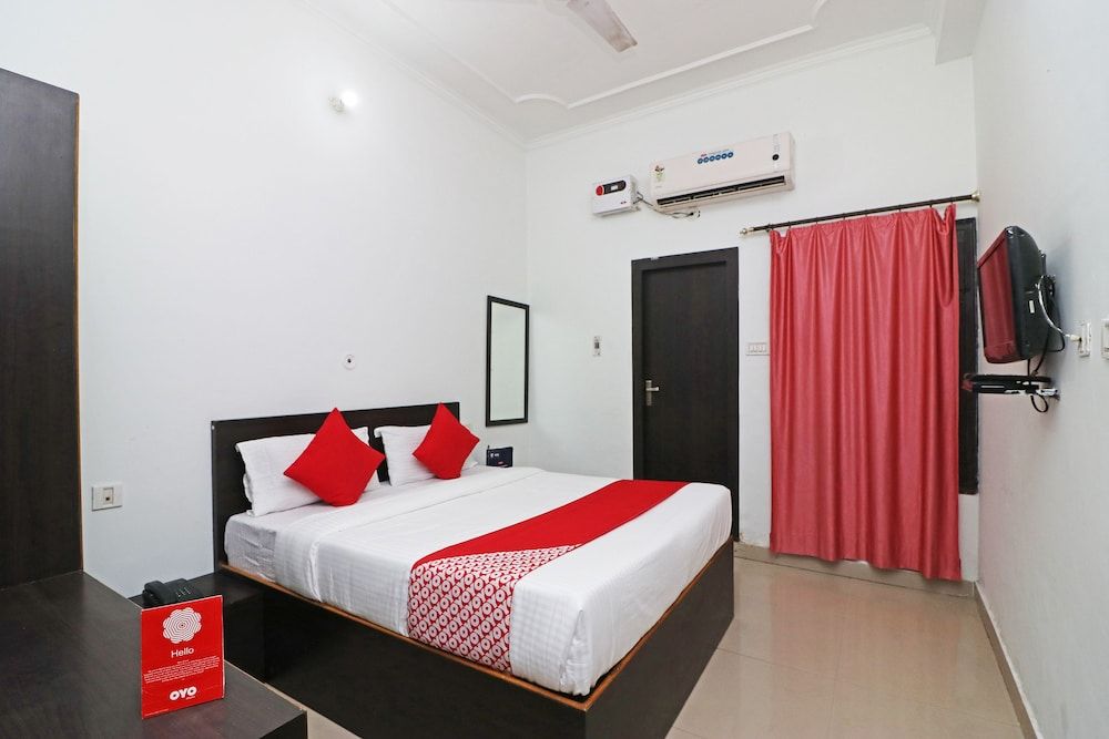 undefined Hotel O by OYO Mid Town Ojus Tower 4