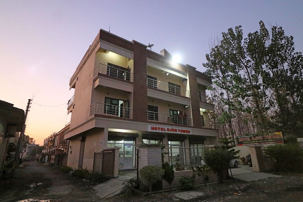 undefined Hotel O by OYO Mid Town Ojus Tower 7