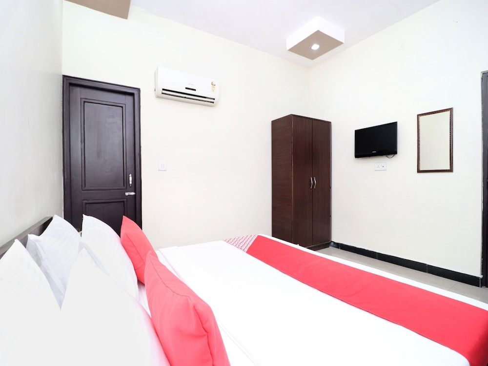 OYO 14860 Hotel Silver Star Double or Twin Room 14