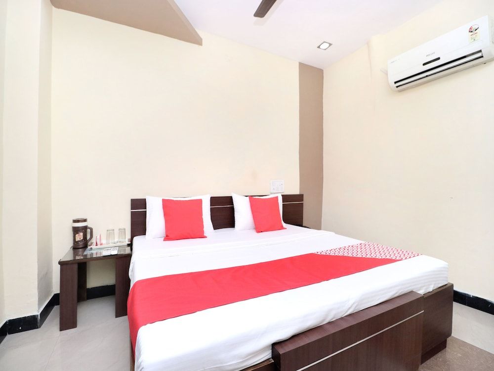 OYO 14860 Hotel Silver Star Double or Twin Room 11