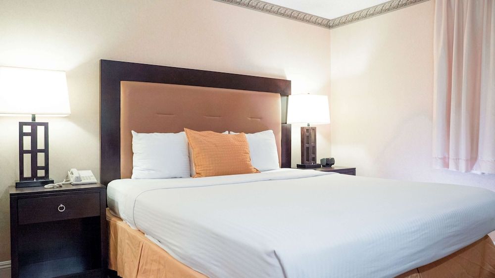 undefined Motel 6 Anaheim Hills 3