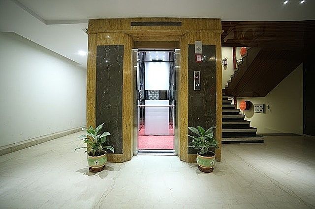 undefined Hotel Raj International DX 6
