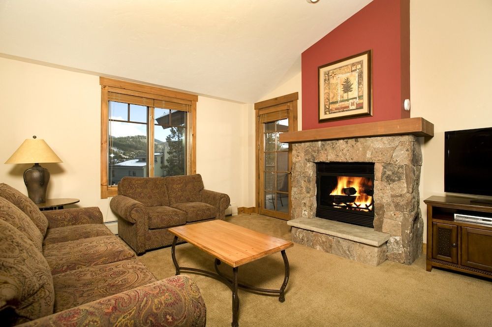 Condo, 2 Bedrooms
