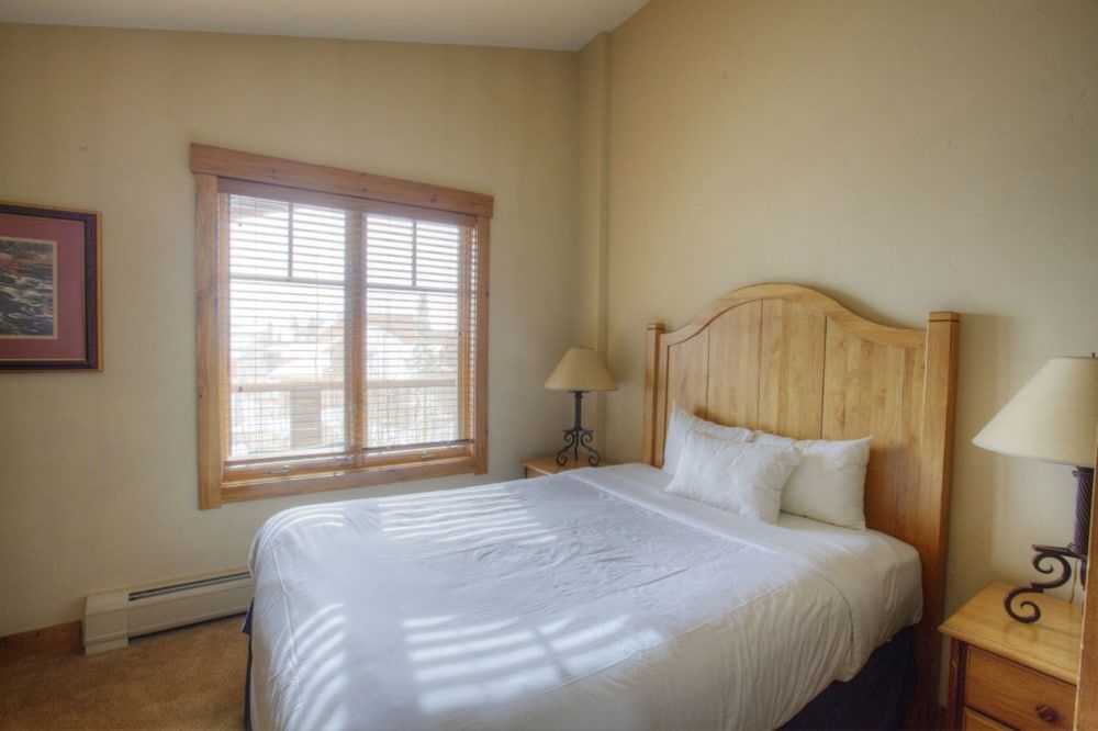 Studio (Condominium)
