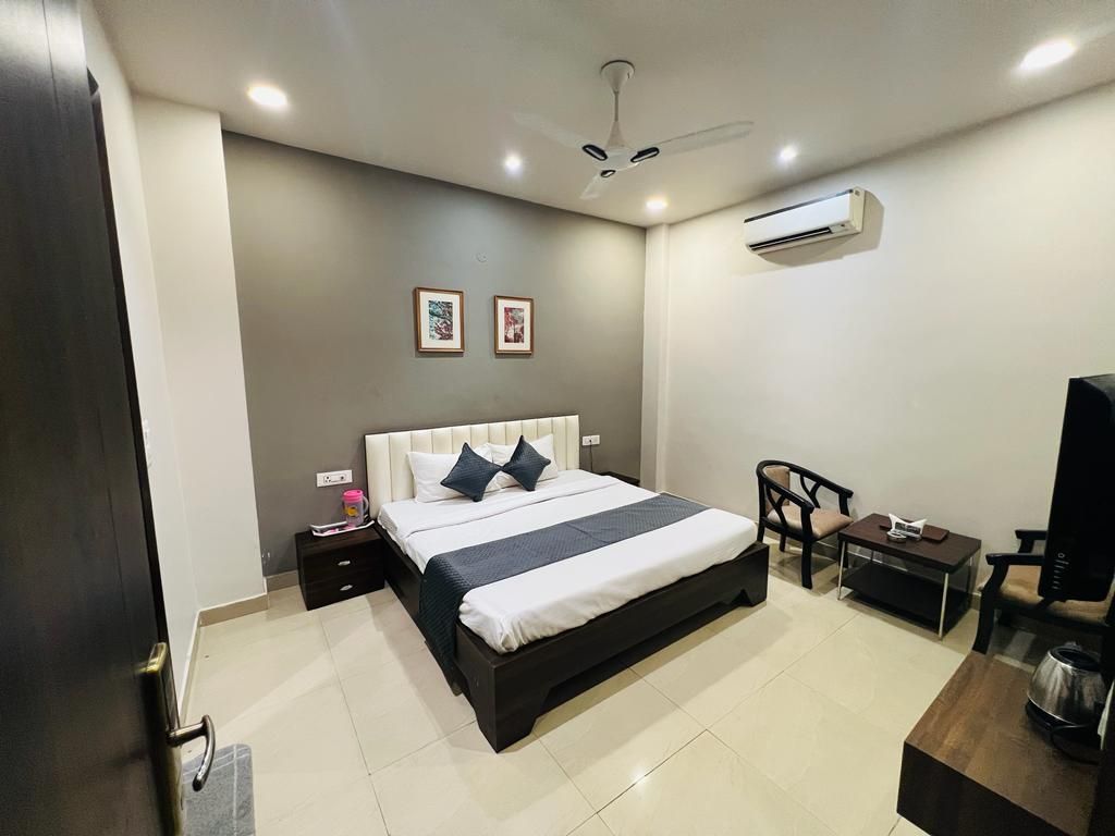 Super  Room