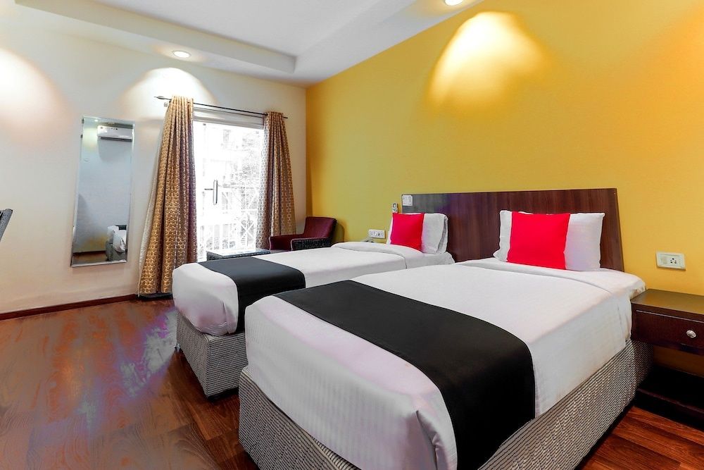 Capital O 46356 White Mg(BLR1693) Classic Double or Twin Room 4