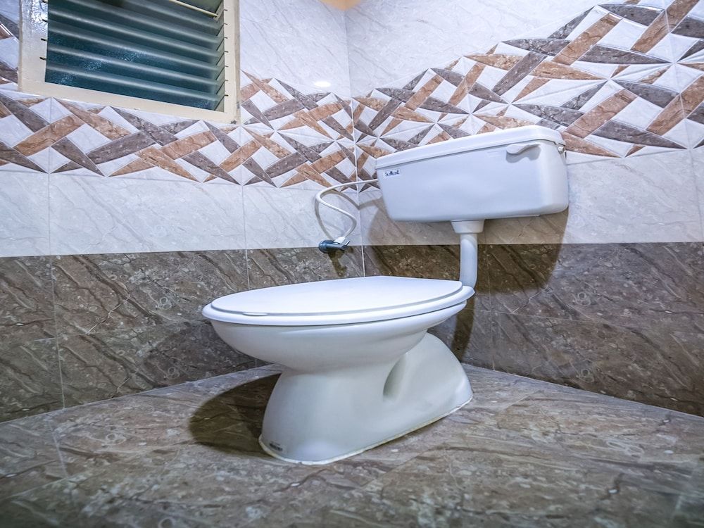 OYO 14506 Lalitha Convention Deluxe Double or Twin Room 5