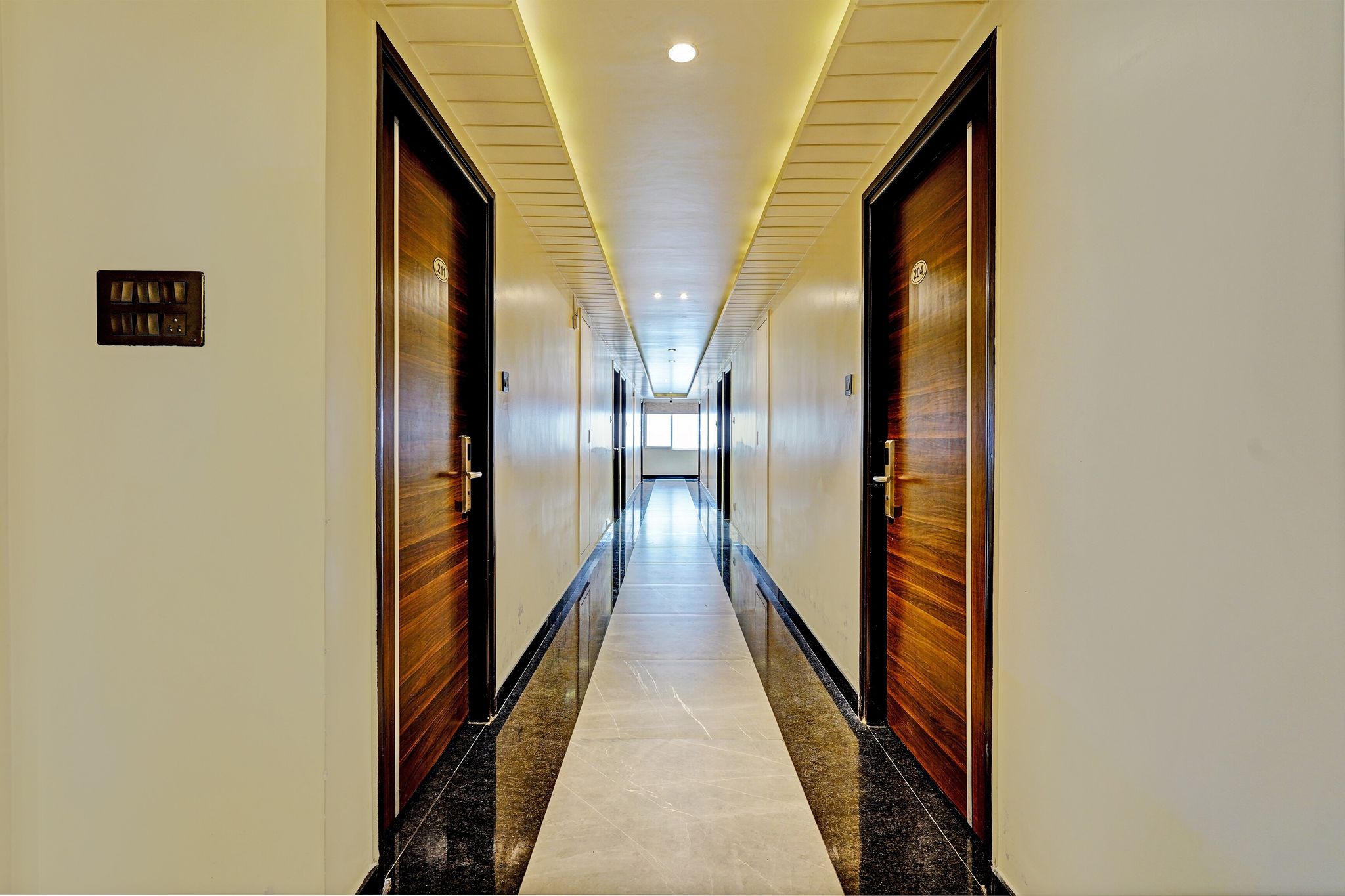 undefined Super Townhouse OAK Clove Boutique Hotel Rajaji Nagar Near Lulu Mall Bengaluru 3