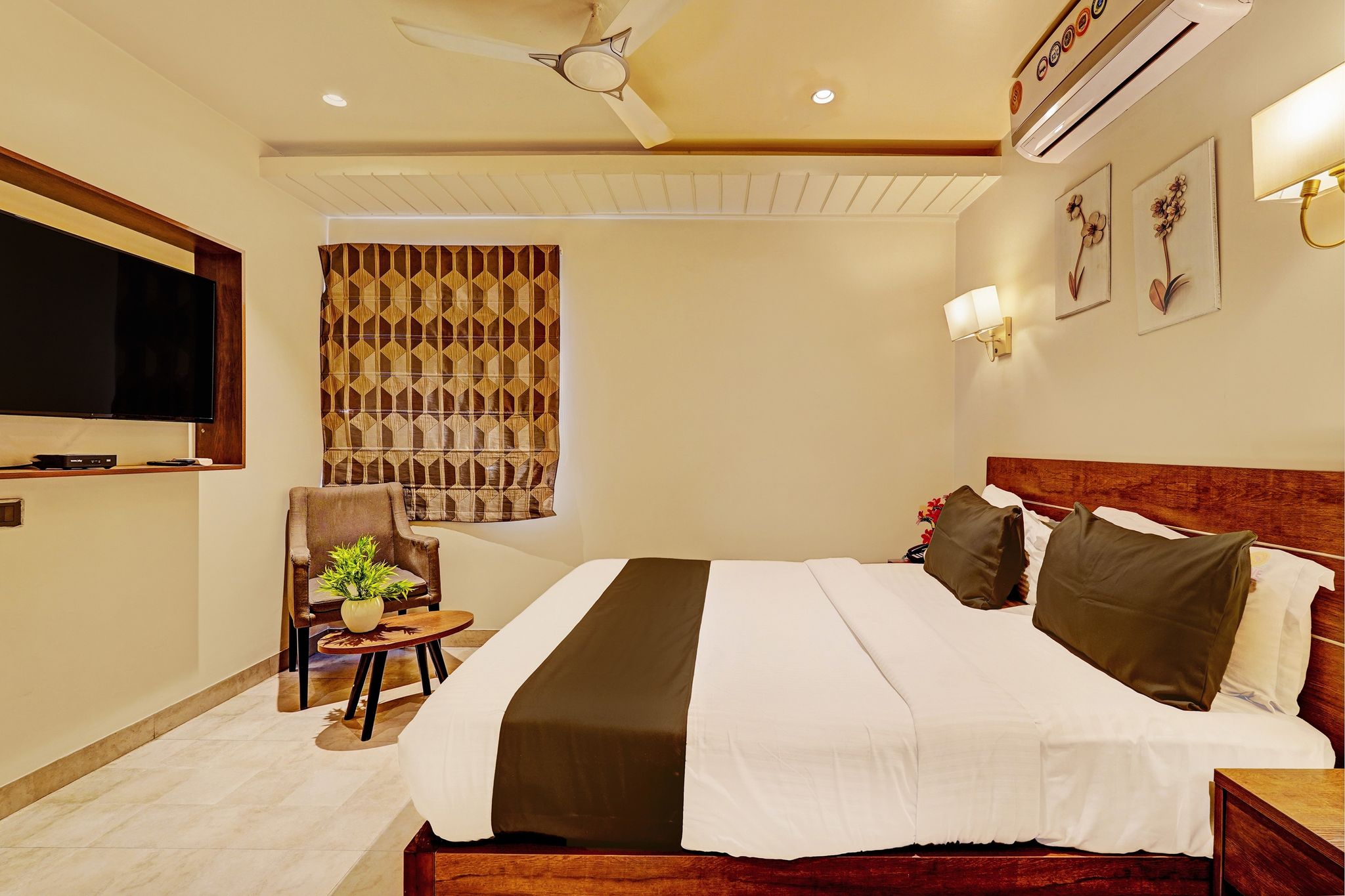 Super Townhouse OAK Clove Boutique Hotel Rajaji Nagar Near Lulu Mall Bengaluru Deluxe Room 12