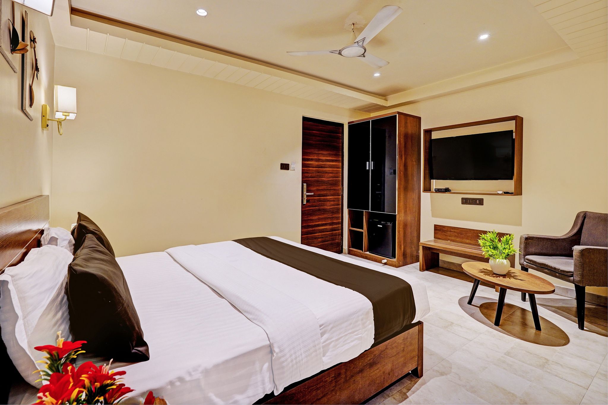 Super Townhouse OAK Clove Boutique Hotel Rajaji Nagar Near Lulu Mall Bengaluru Deluxe Room 10
