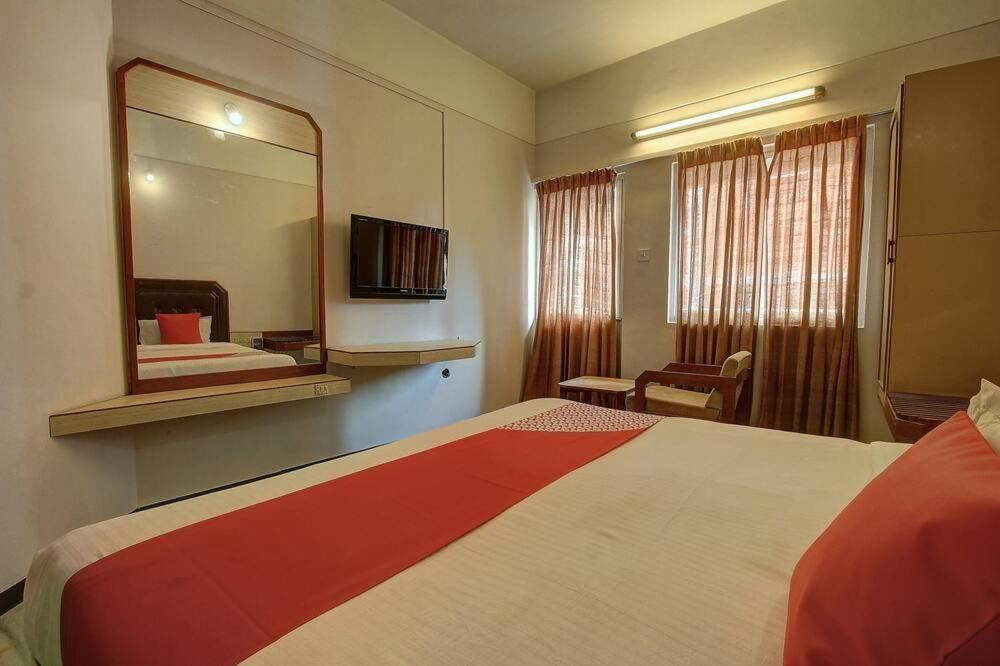 Padmam Hotel Deluxe Room Air Conditioning