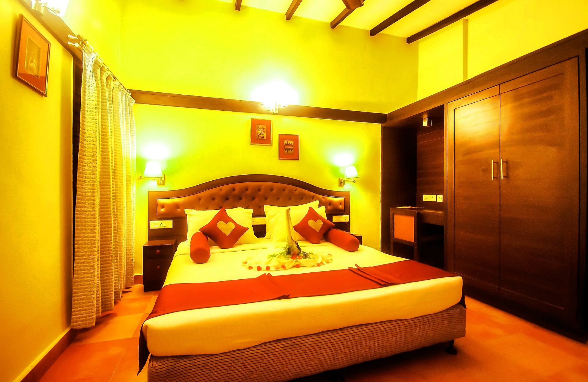 Luxury Villa With Garden View