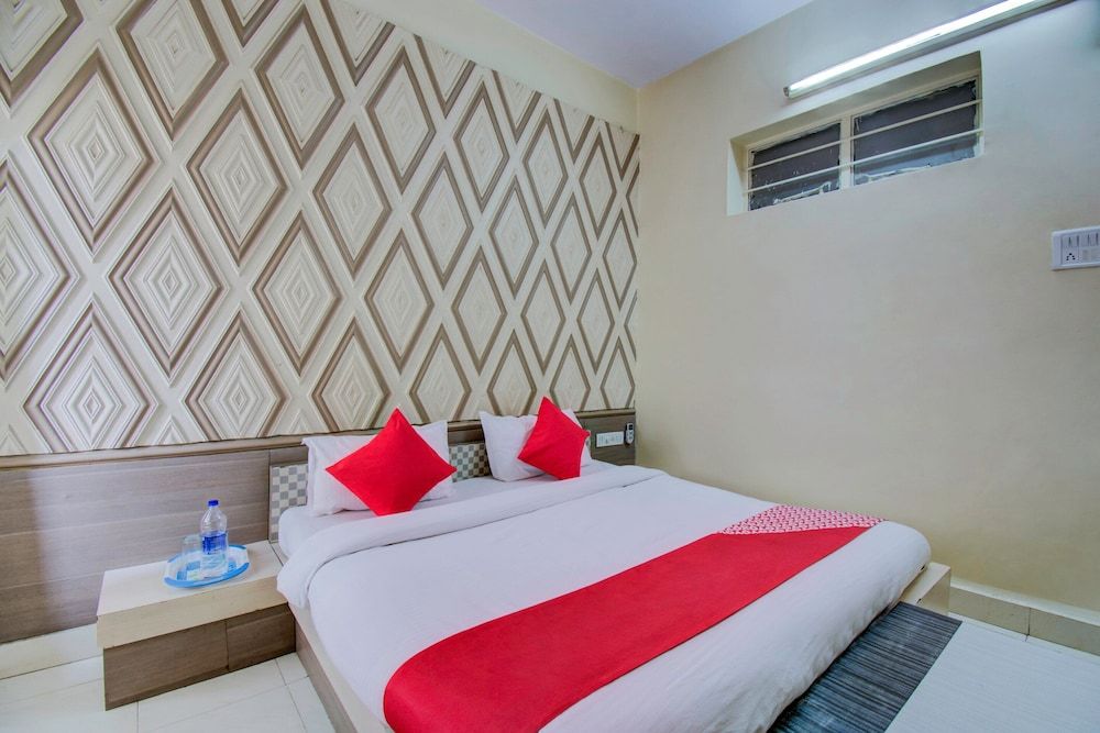 OYO 24838 Hotel Neelam Standard Room 6