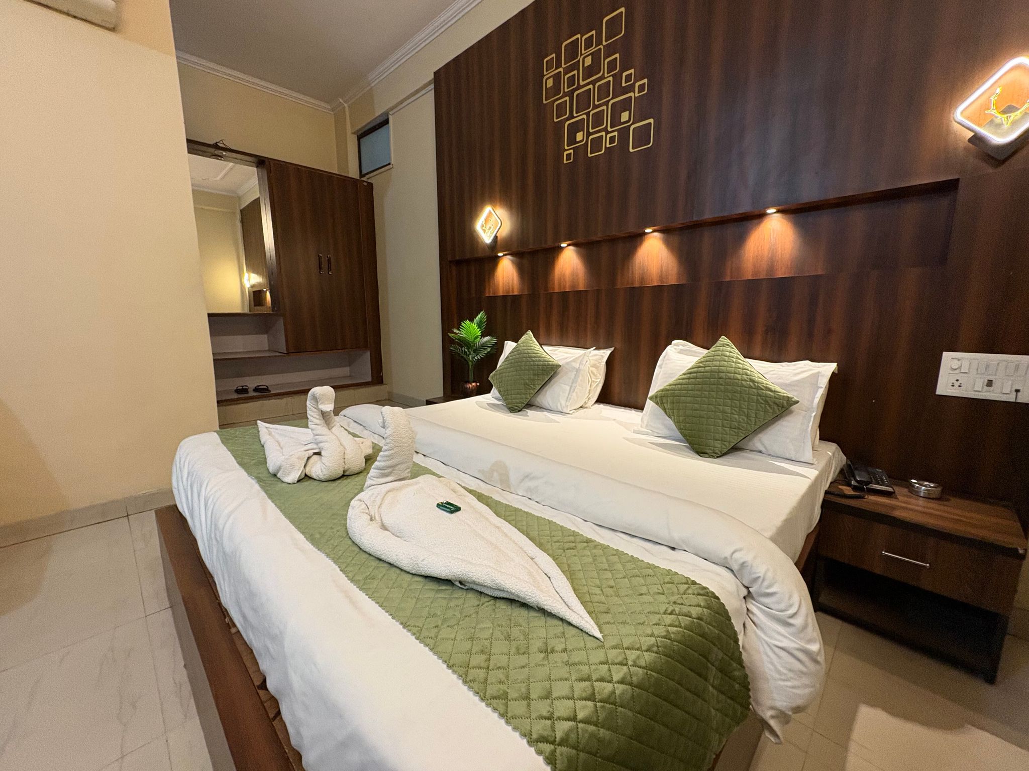 Hotel Pacific Inn Semi Deluxe Room