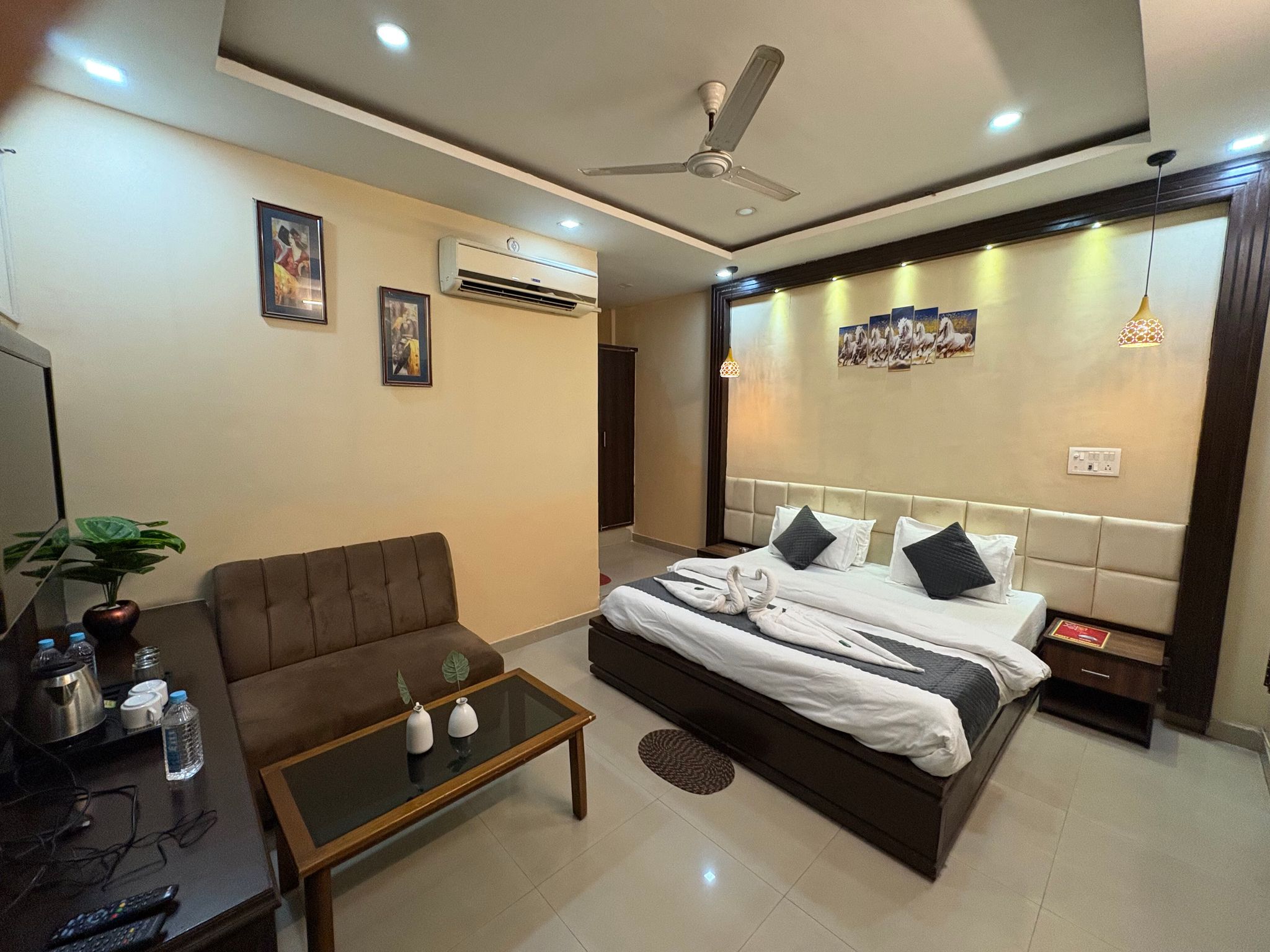 undefined Hotel Pacific Inn 5