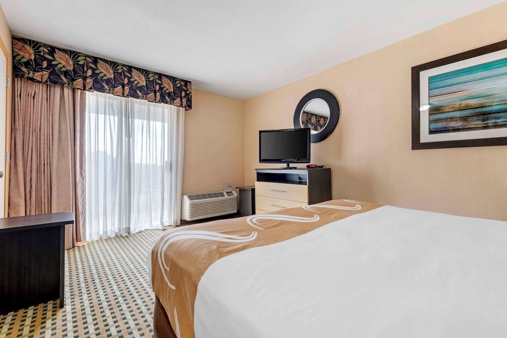 Suite, 1 King Bed, Non Smoking