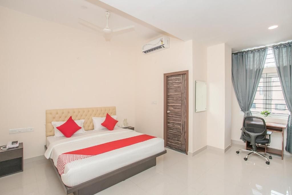 Vaccinated Staff - Capital O 12543 Three Square Classic Room 2