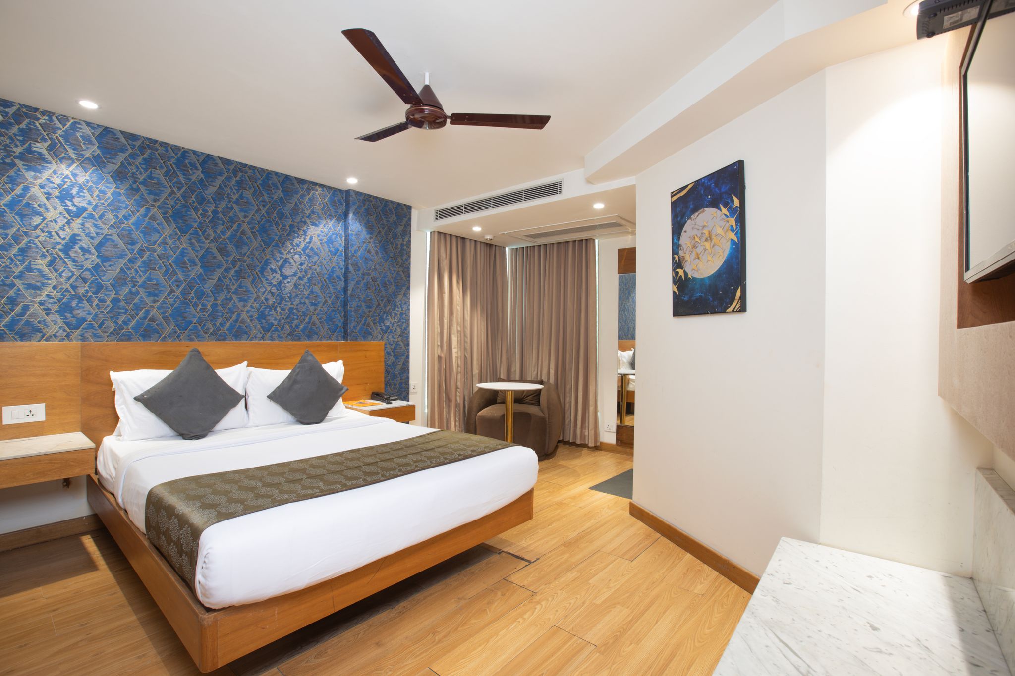 The Orion Plaza - Nehru Place Family Suite 3