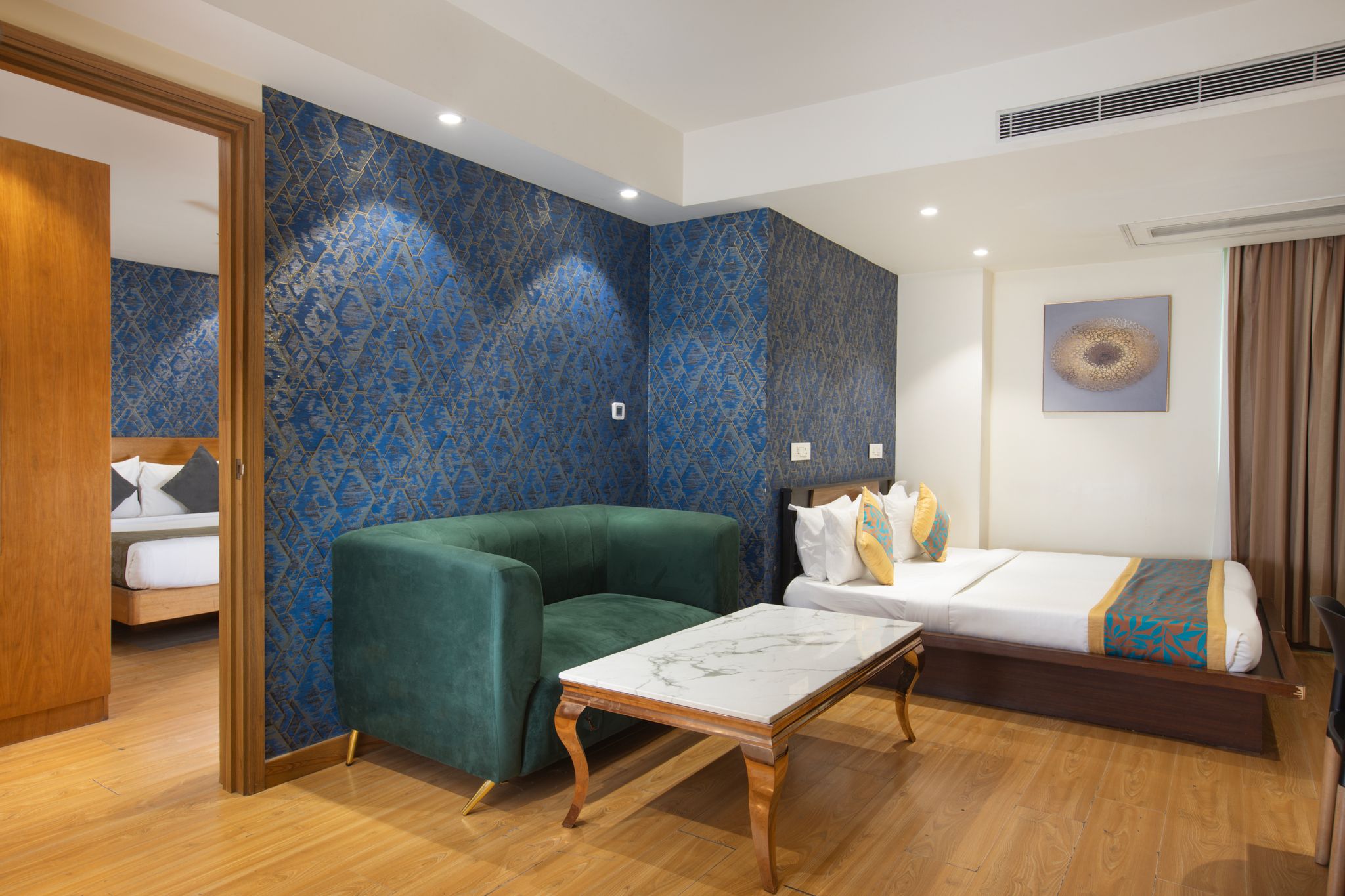 The Orion Plaza - Nehru Place Family Suite 2