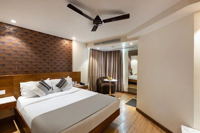 The Orion Plaza - Nehru Place Premium Double or Twin Room 7