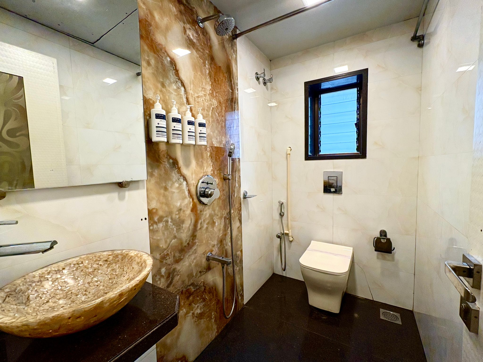 Executive Triple City View