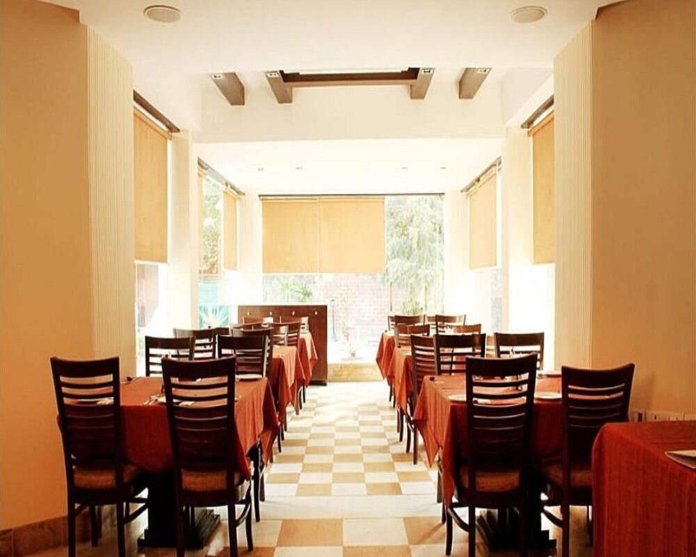 Food & Dining
