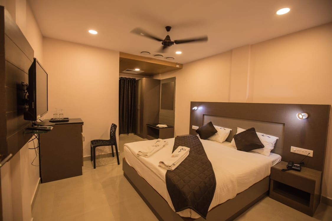 Semi Deluxe Room
