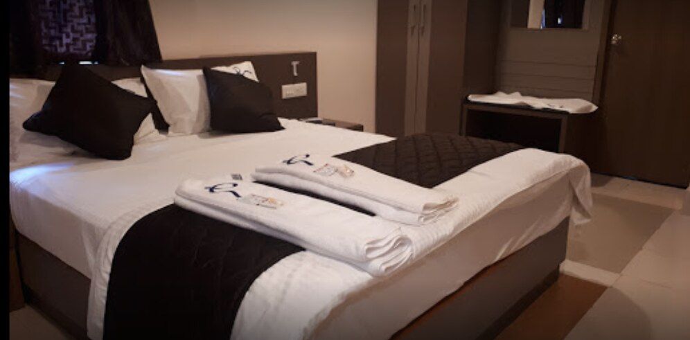 Hotel De Lamour Semi Deluxe Room 10