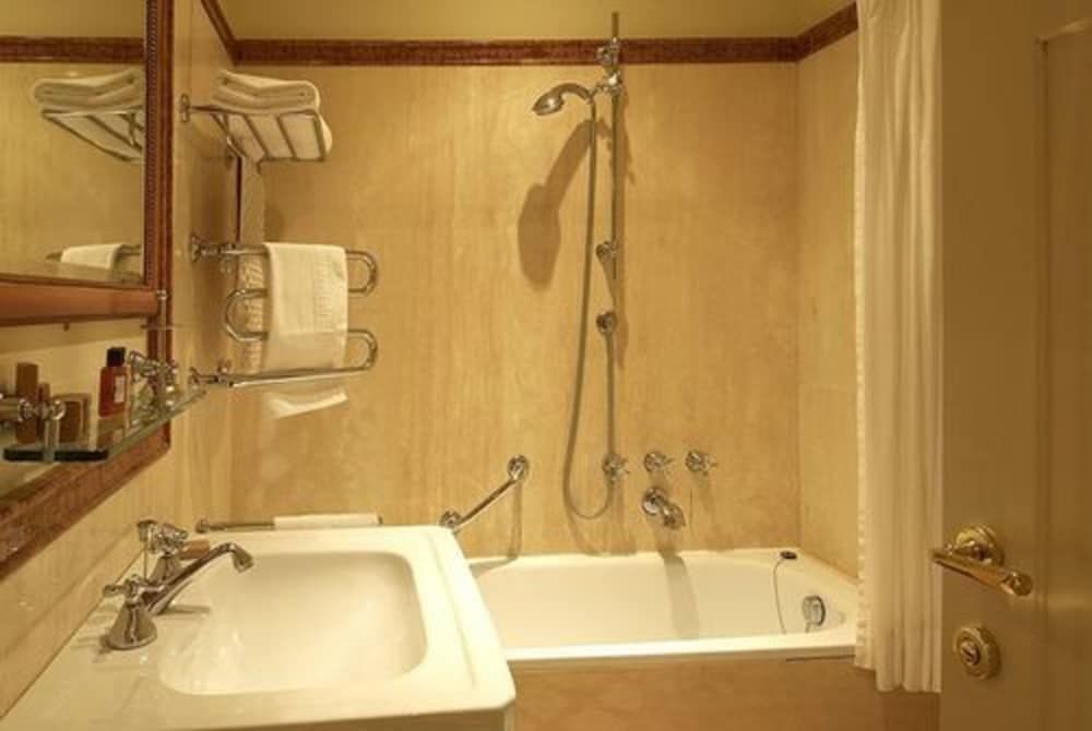 Antica Torre di Via Tornabuoni 1 Classic Room 4