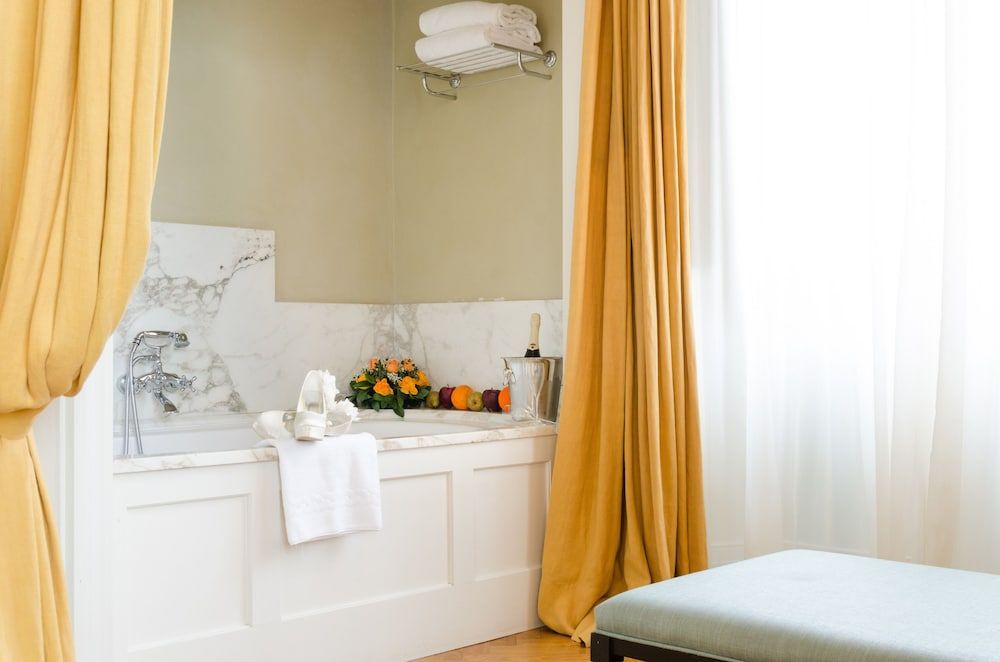 Junior Suite (Romantic)