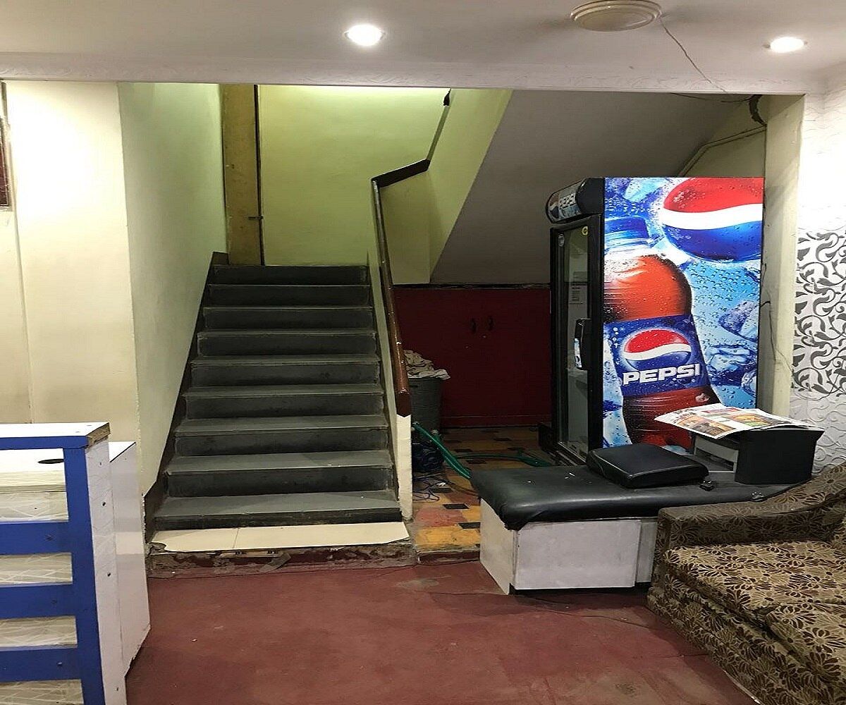 undefined OYO 15928 Hotel Midtown 5