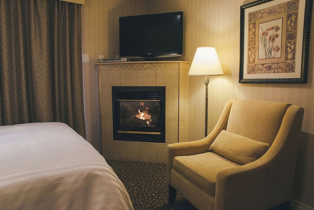 Pinnacle Hotel Whistler Village Standard Studio Suite, 1 Queen Bed, Kitchenette 6