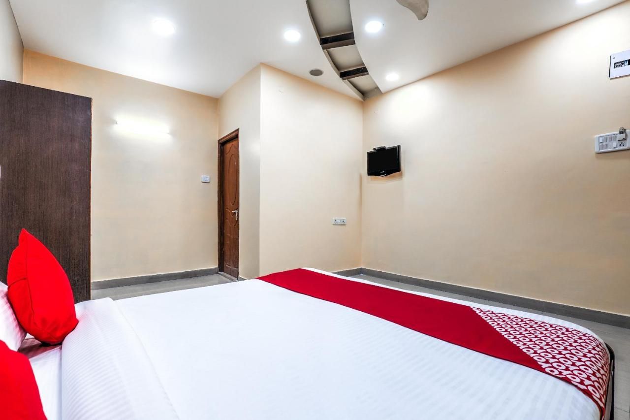 undefined OYO Flagship Sathya Inn 6