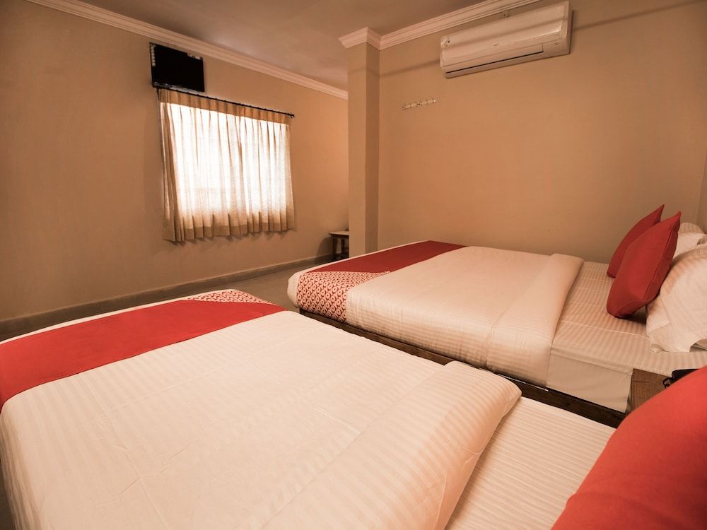 OYO 14788 Sri Srinivasa residency Deluxe Double or Twin Room 4