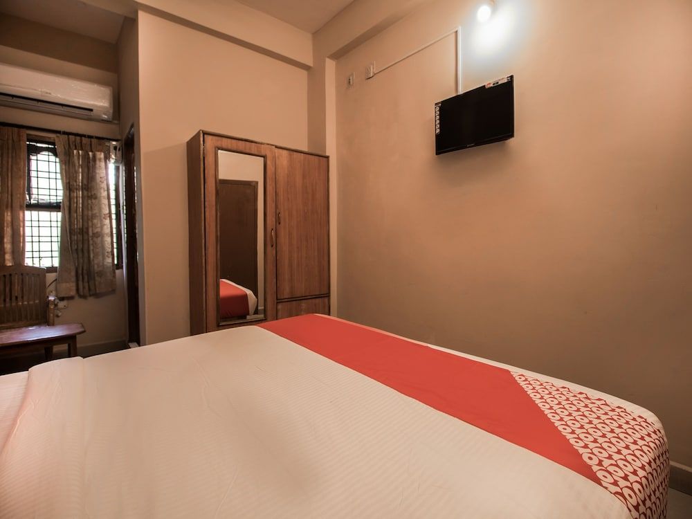 OYO 14788 Sri Srinivasa residency Deluxe Double or Twin Room 6