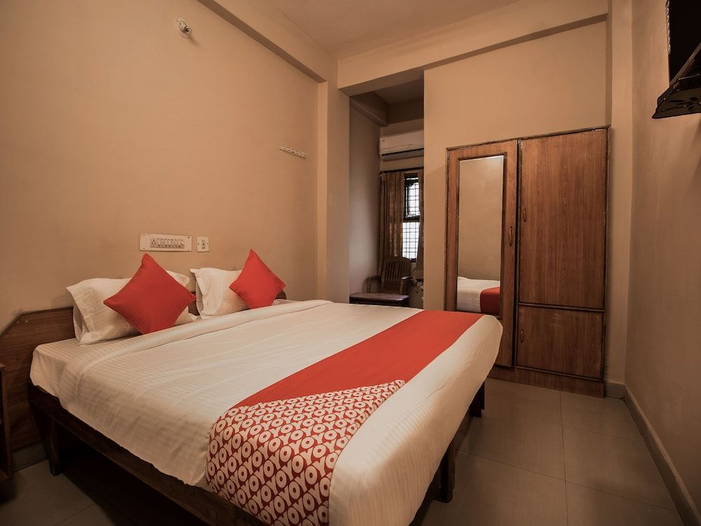 OYO 14788 Sri Srinivasa residency Deluxe Double or Twin Room 10