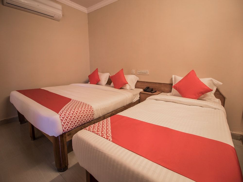 OYO 14788 Sri Srinivasa residency Deluxe Double or Twin Room 2