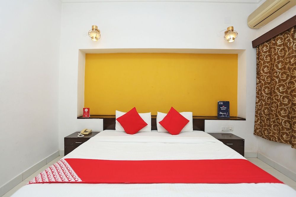 undefined OYO 2877 Hotel Narayana Palace 7